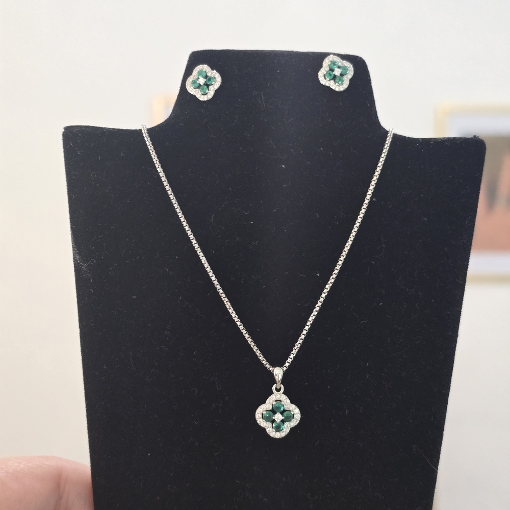 Elegant Silver and Green Jewelry Set